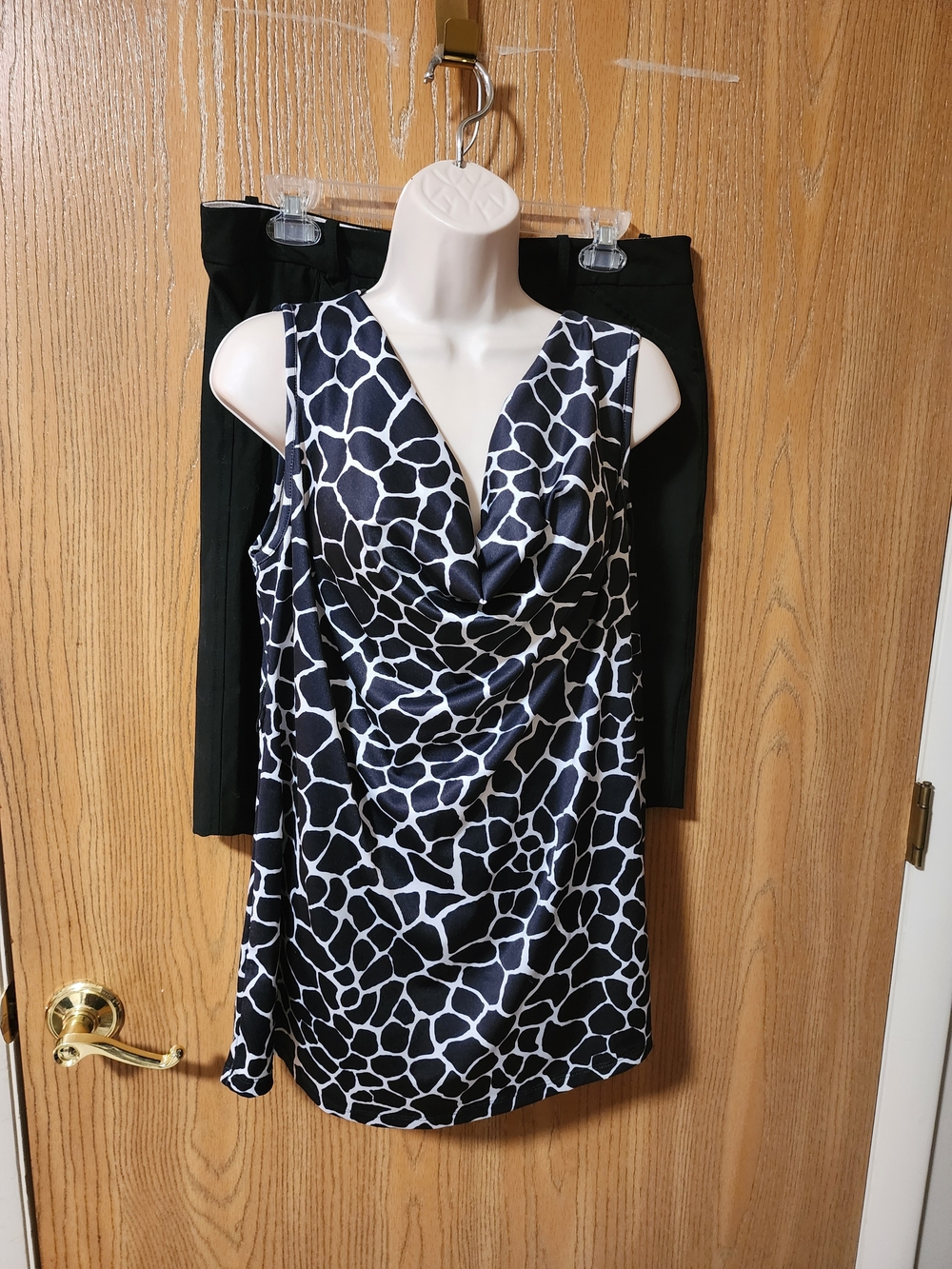 #738 Womens 2pc Outfit Sz Xl And Sz12